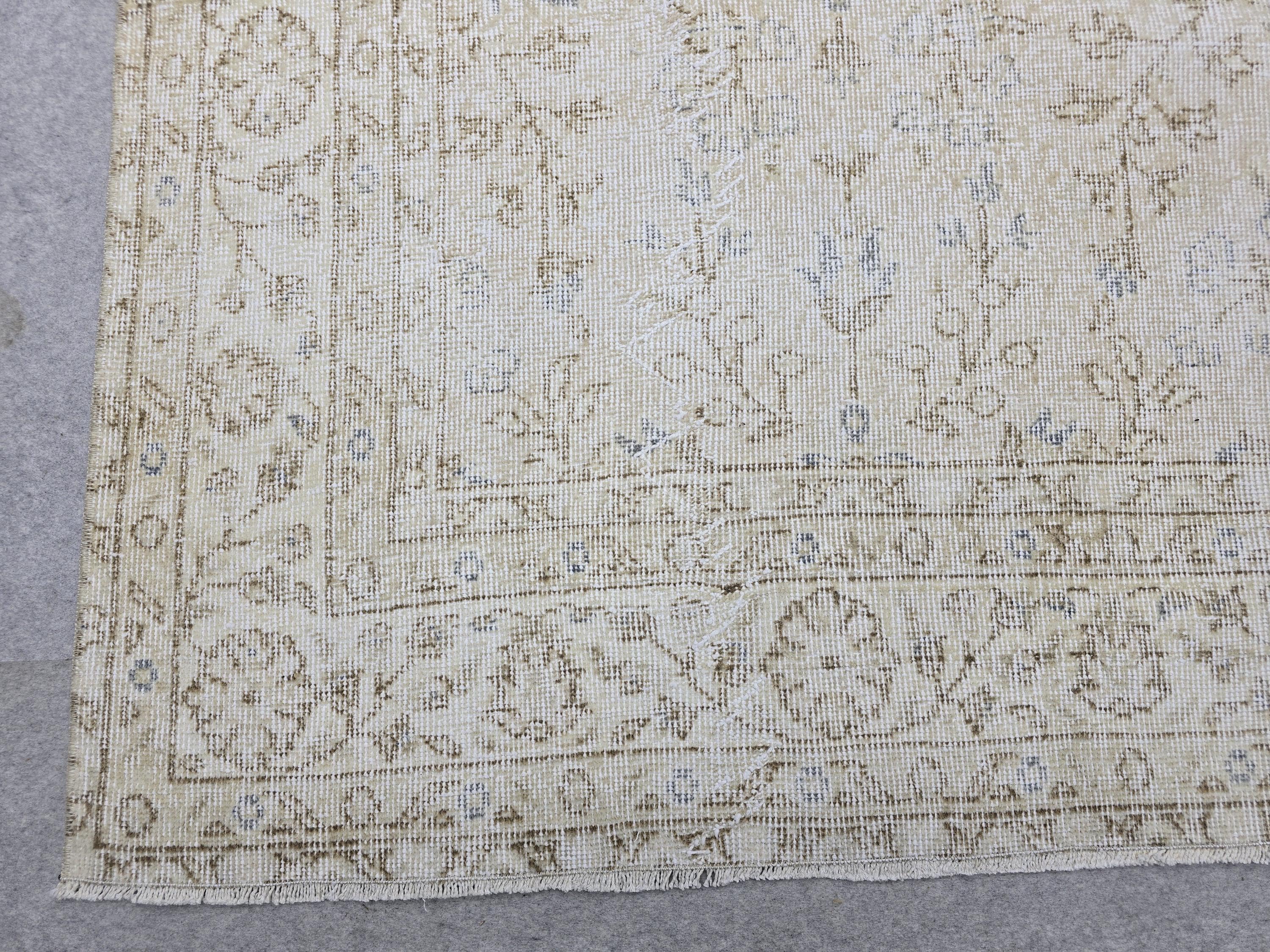 6x9 Vintage Rug Muted Floral | Turkish Wool Area Rug Neutral | Beige Bedroom Carpet Distressed