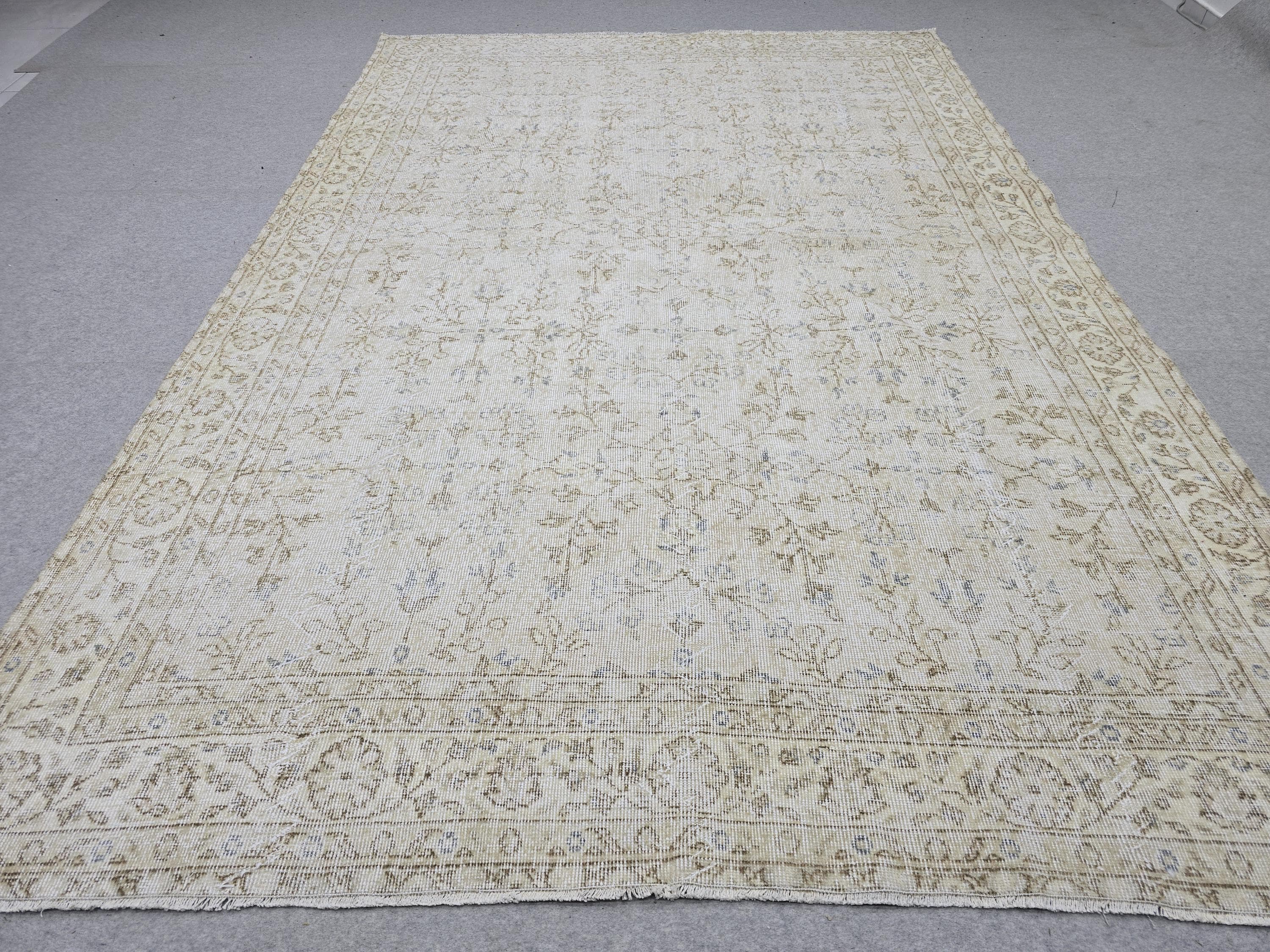 6x9 Vintage Rug Muted Floral | Turkish Wool Area Rug Neutral | Beige Bedroom Carpet Distressed