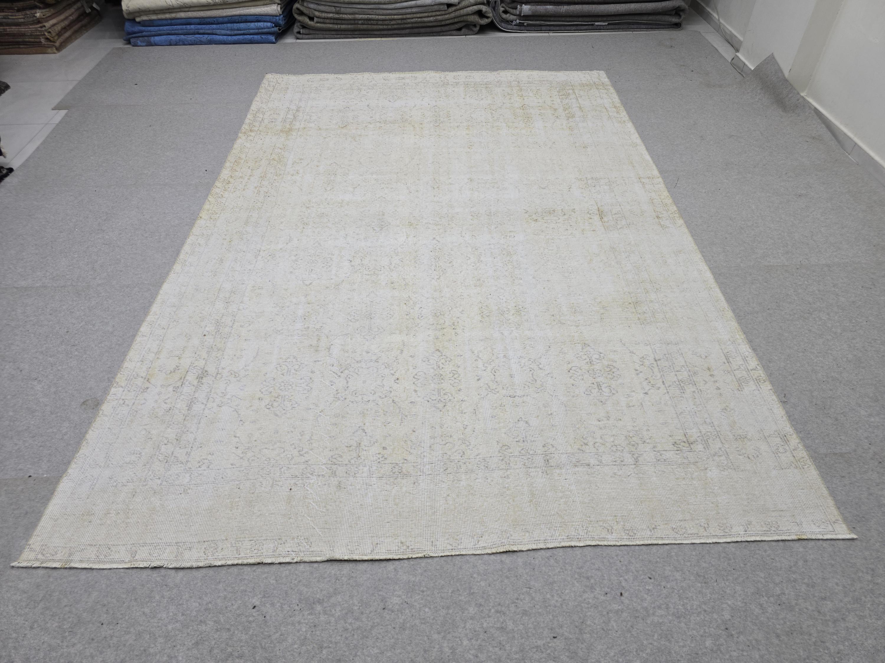 7x10 Vintage Turkish Rug, Muted Cream Isparta Carpet, Faded Beige Wool Area Rug for Living Room Decor, Neutral Farmhouse Rug