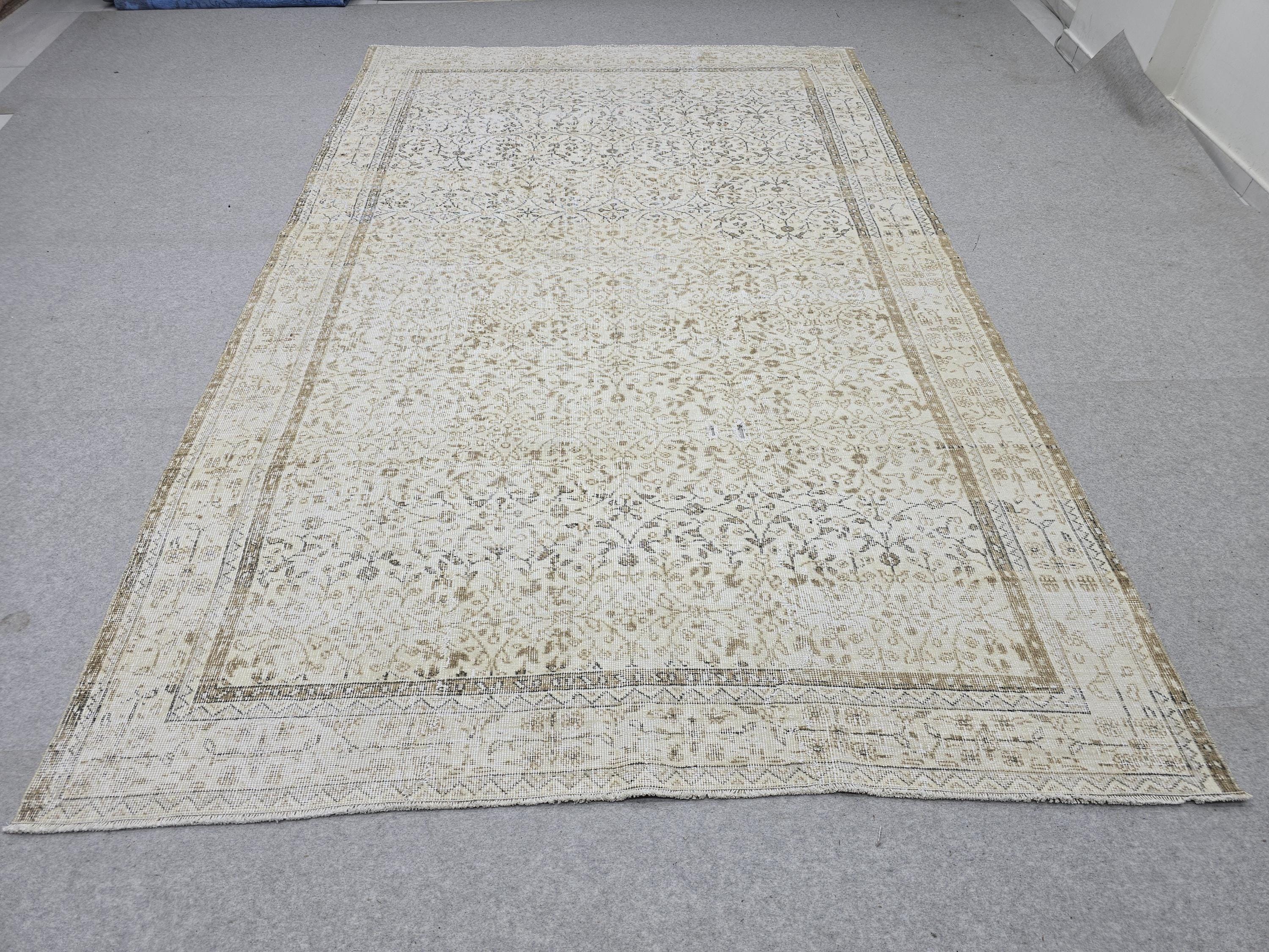 Vintage Rug 7x10, Cream Floral Turkish Oushak Carpet, Muted Beige Handwoven Wool Rug for Living Room Bedroom