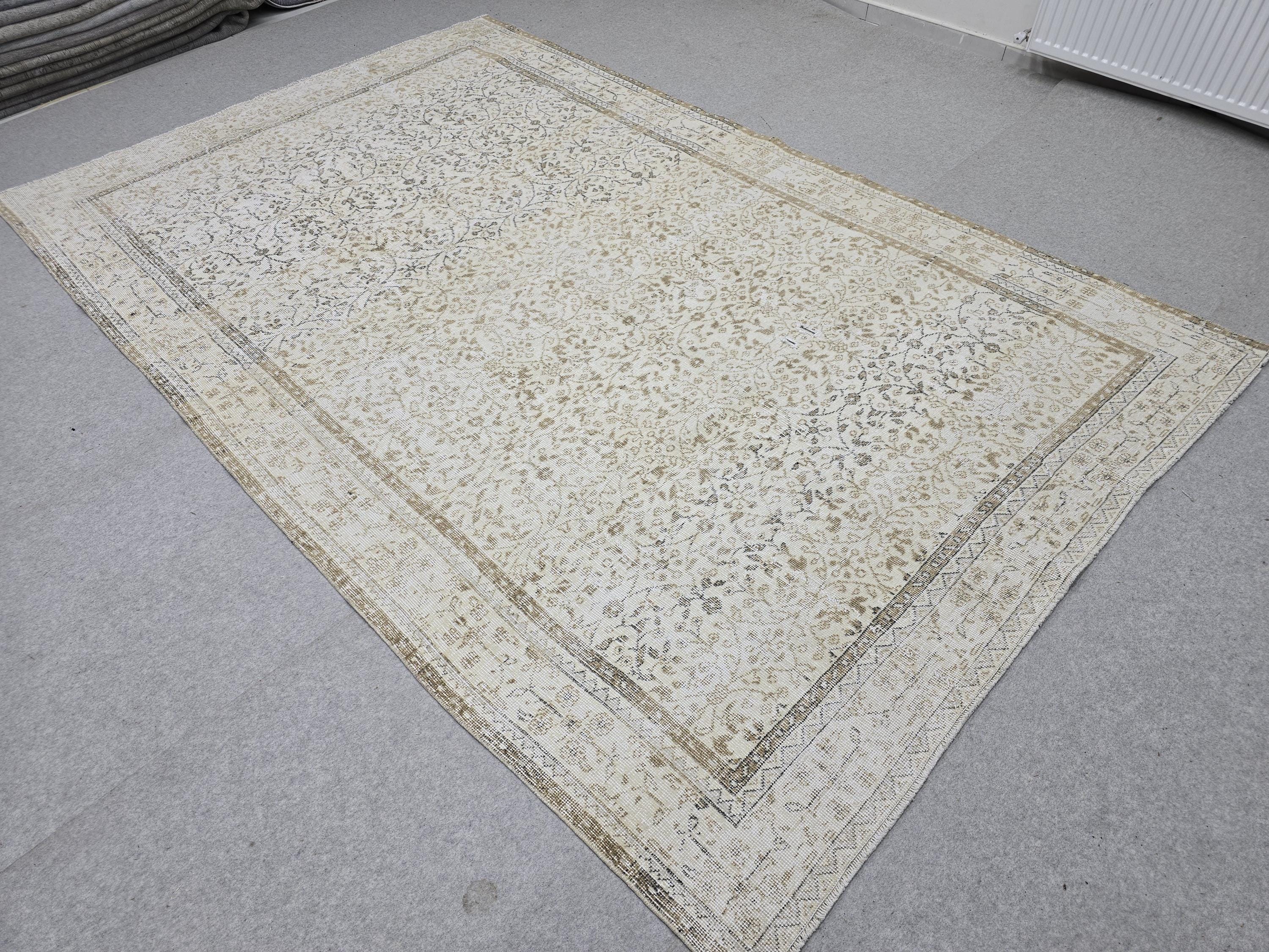 Vintage Rug 7x10, Cream Floral Turkish Oushak Carpet, Muted Beige Handwoven Wool Rug for Living Room Bedroom