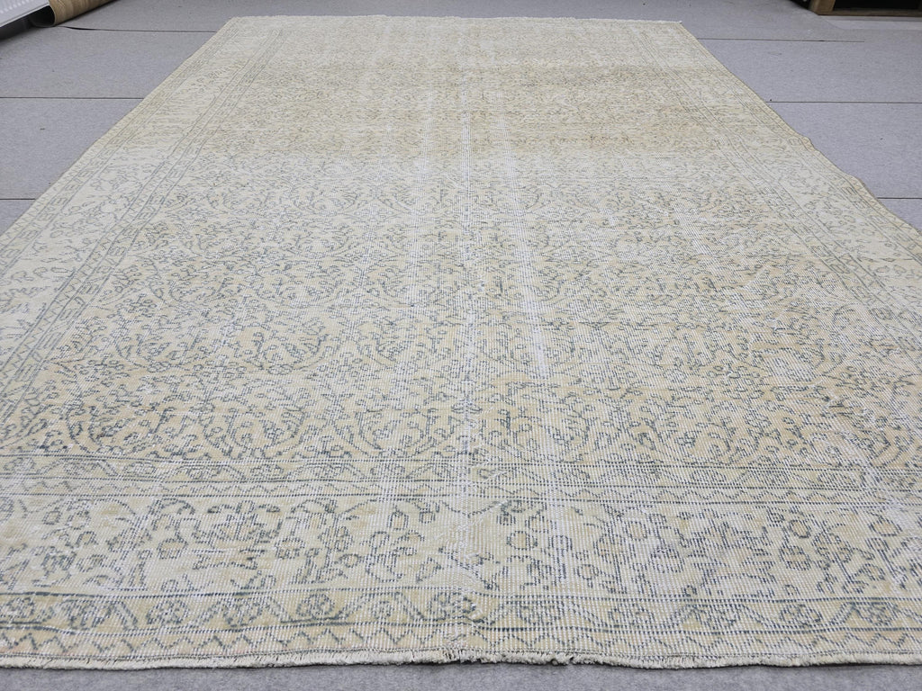 Vintage Turkish Oushak Rug 6’8”x9’7” – Distressed Boho Area Rug