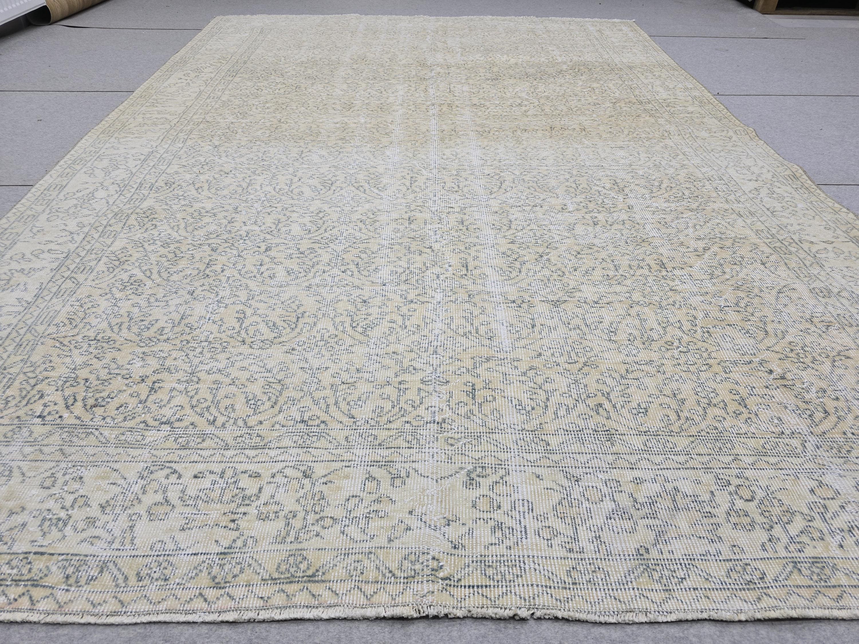 Vintage Turkish Oushak Rug 6’8”x9’7” – Distressed Boho Area Rug