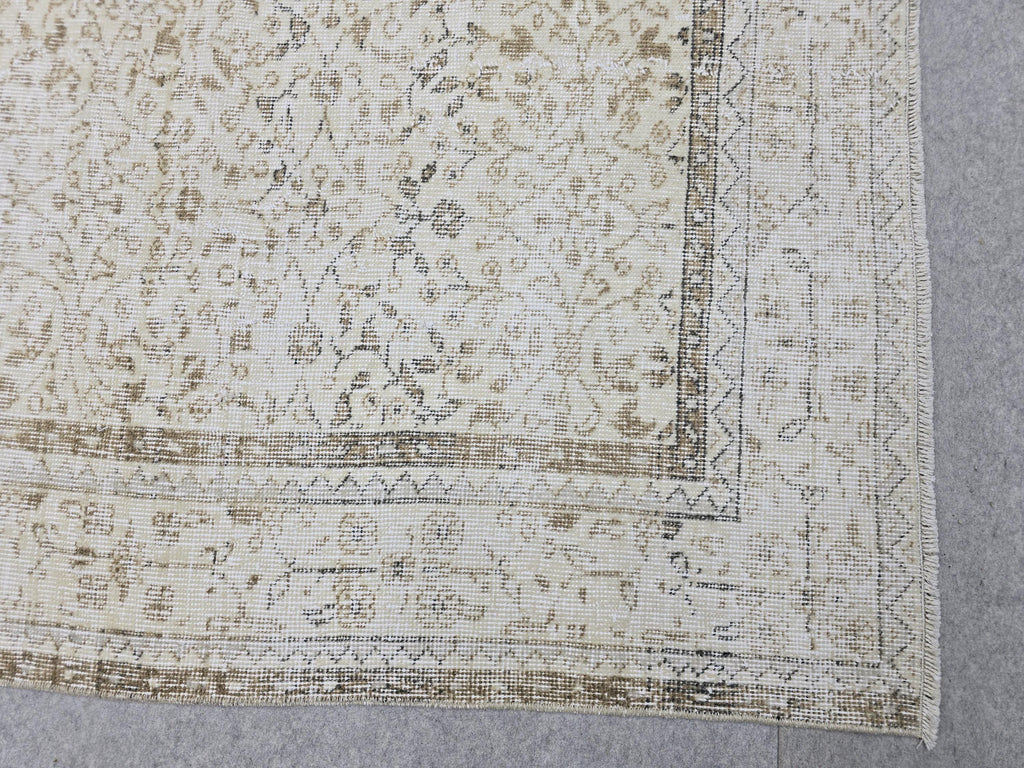 Vintage Rug 7x10, Cream Floral Turkish Oushak Carpet, Muted Beige Handwoven Wool Rug for Living Room Bedroom