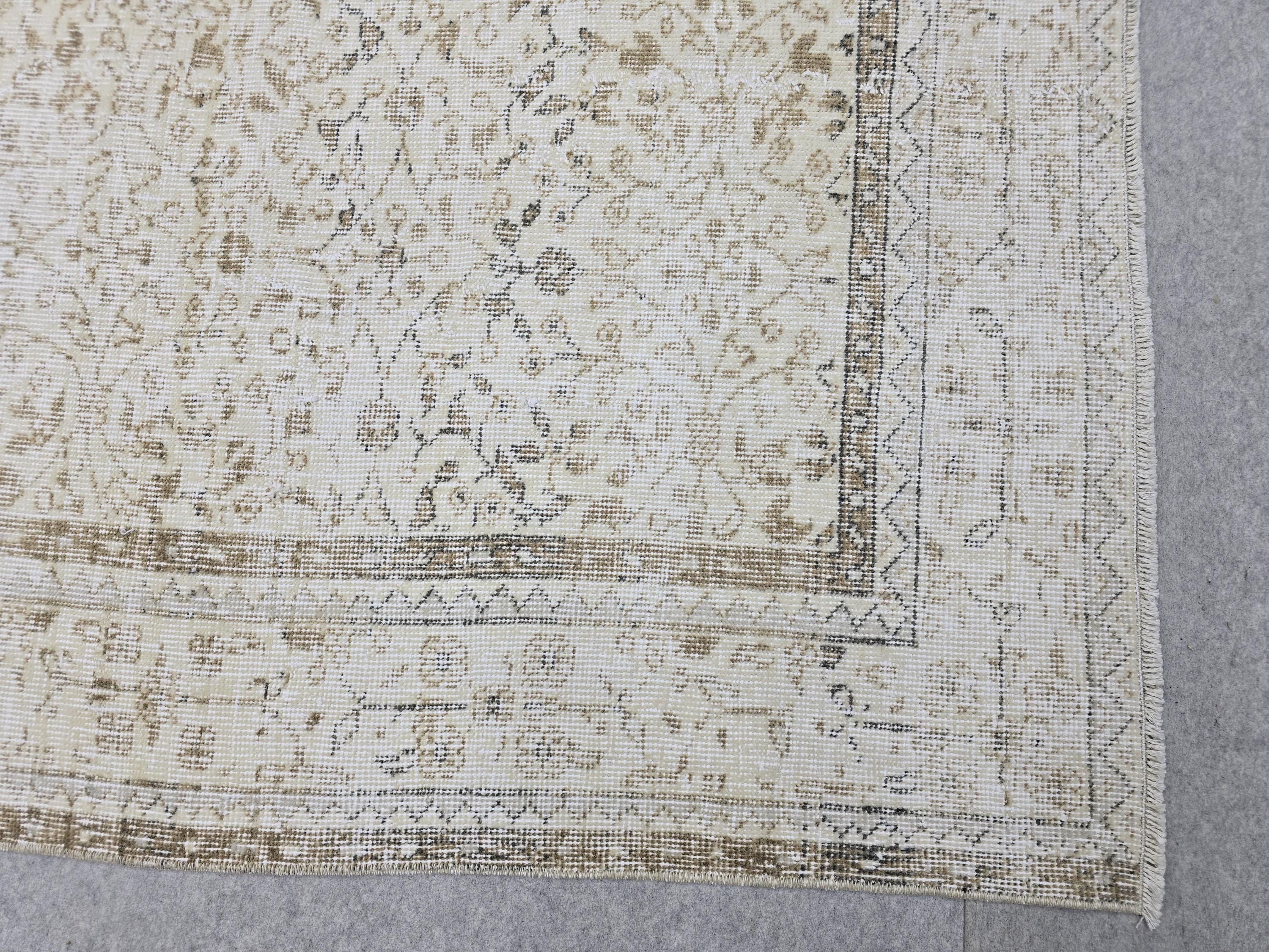 Vintage Rug 7x10, Cream Floral Turkish Oushak Carpet, Muted Beige Handwoven Wool Rug for Living Room Bedroom