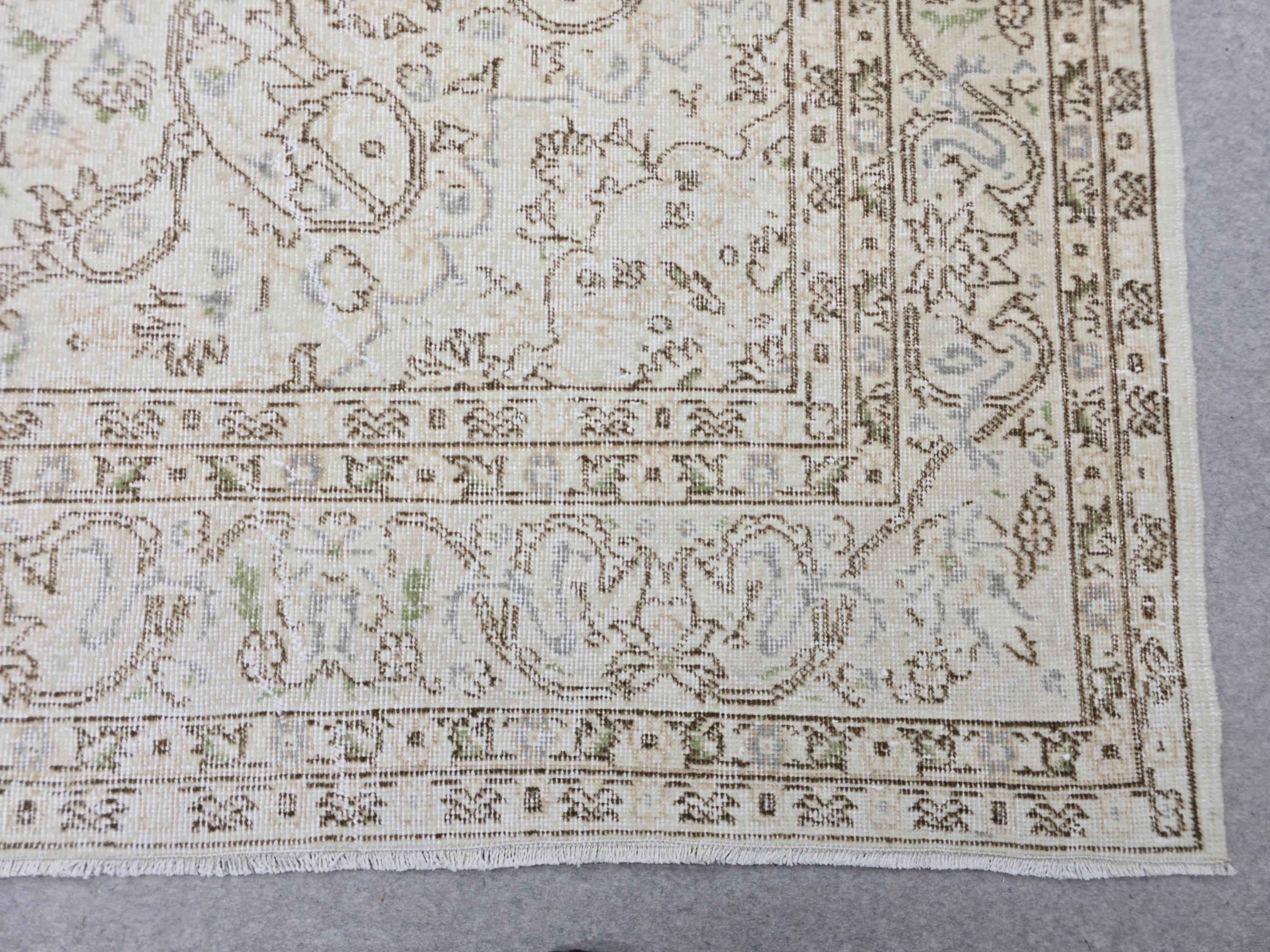 Vintage Rug 7x11, Cream Floral Turkish Area Rug, Muted Beige Handwoven Wool Carpet for Living Room Bedroom Boho Farmhouse Decor