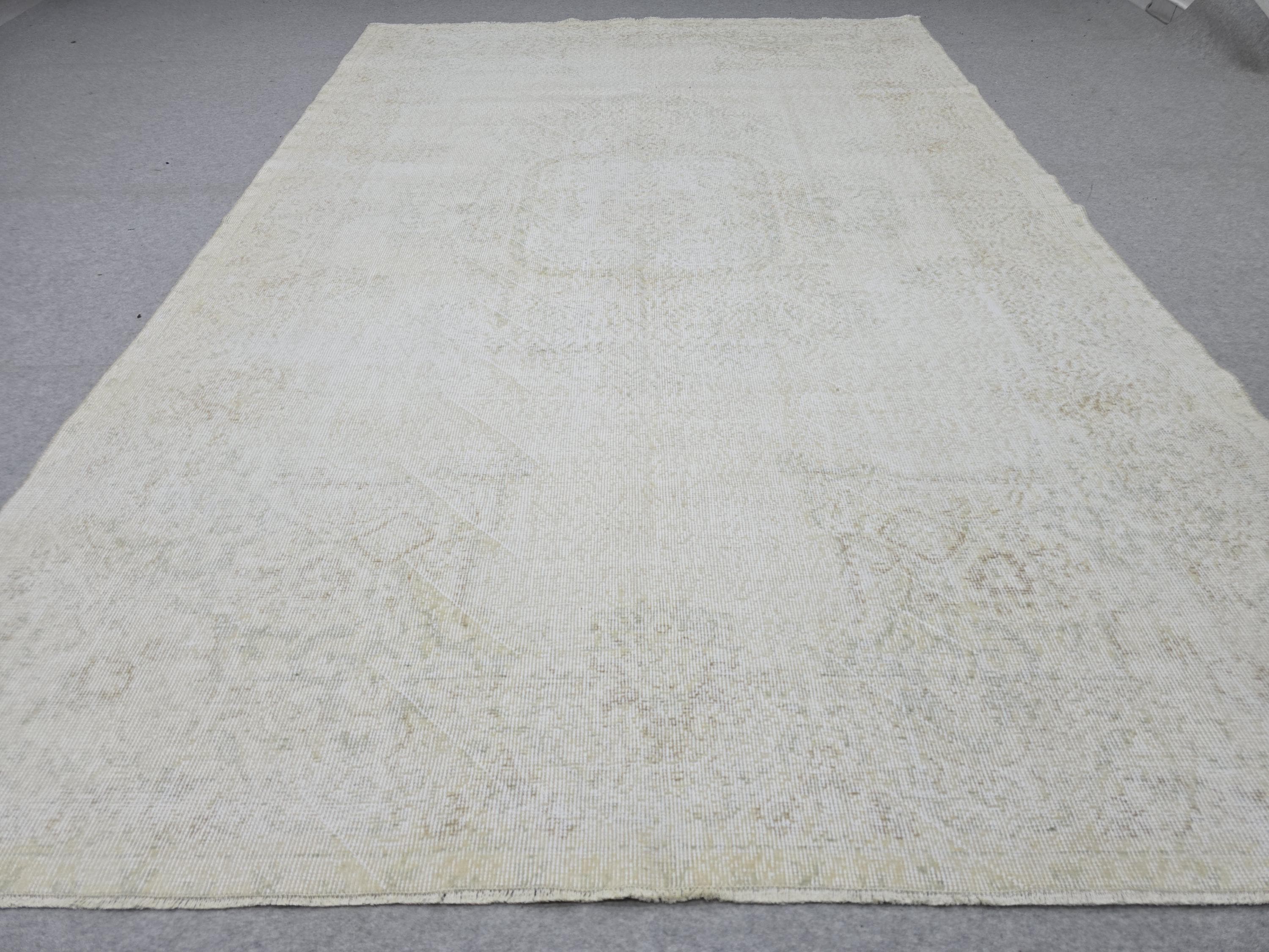 6x10 Vintage Turkish Oushak Rug: Hand-Knotted Wool, Neutral Beige