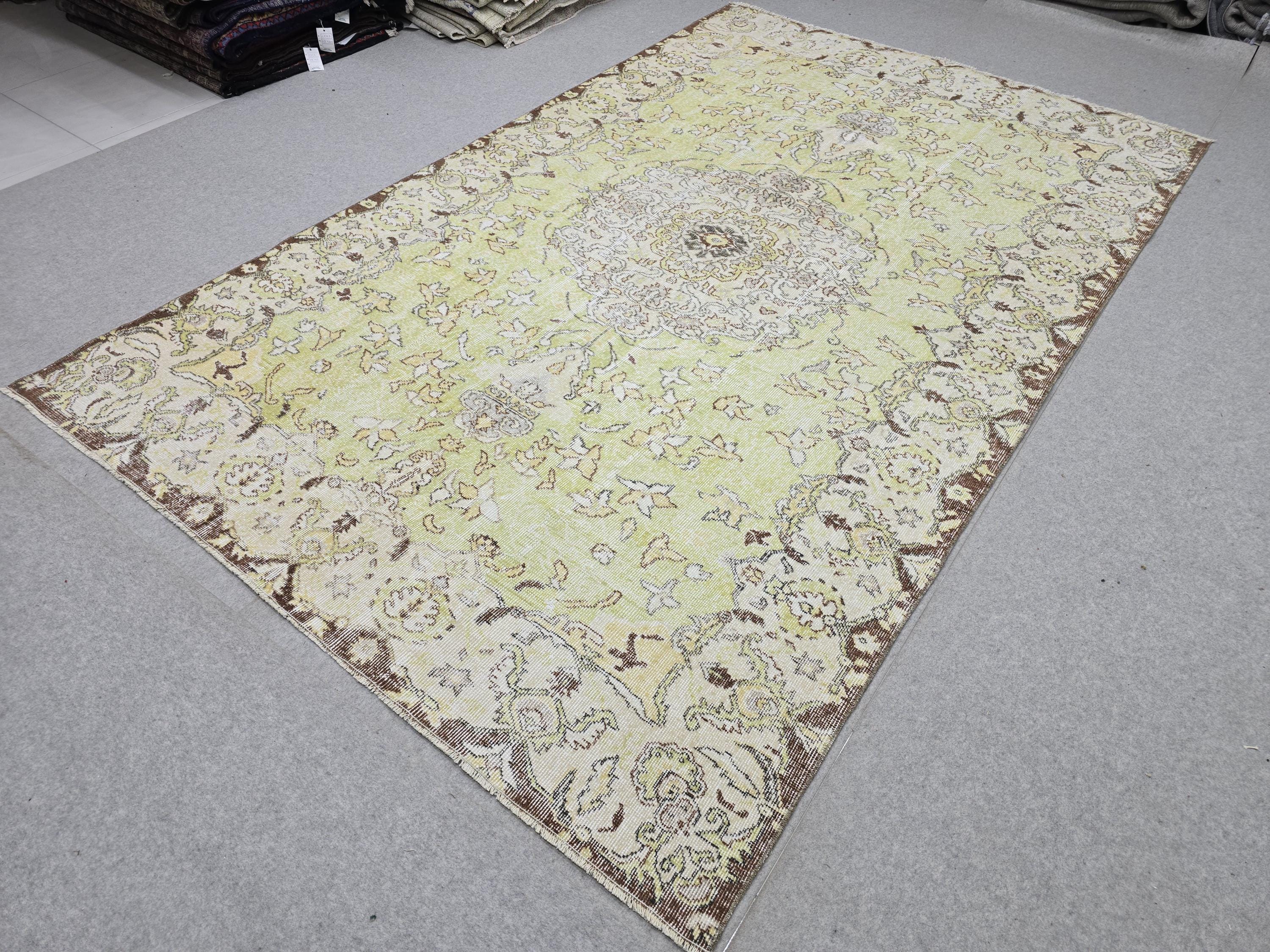 Oushak Rug 6x10, Rare Green Vintage Turkish Carpet, Muted Lime Beige Medallion Area Rug, Handknotted Wool Living Room Rug, Boho Home Decor