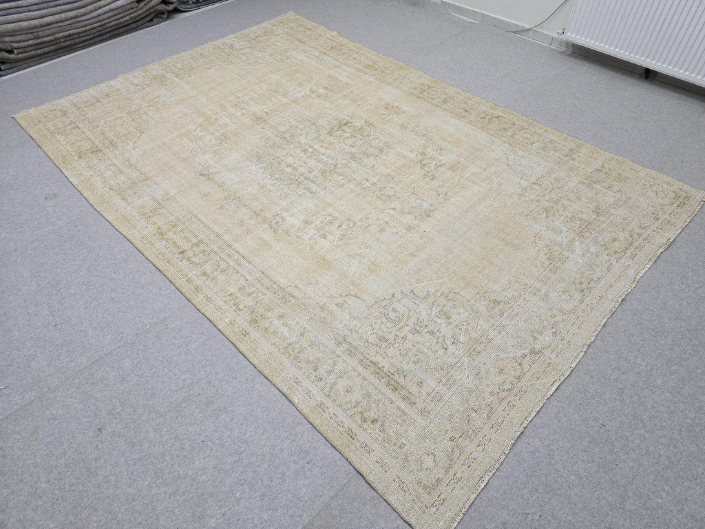 7x10 Vintage Turkish Oushak Rug: Handknotted Wool, Muted Neutral