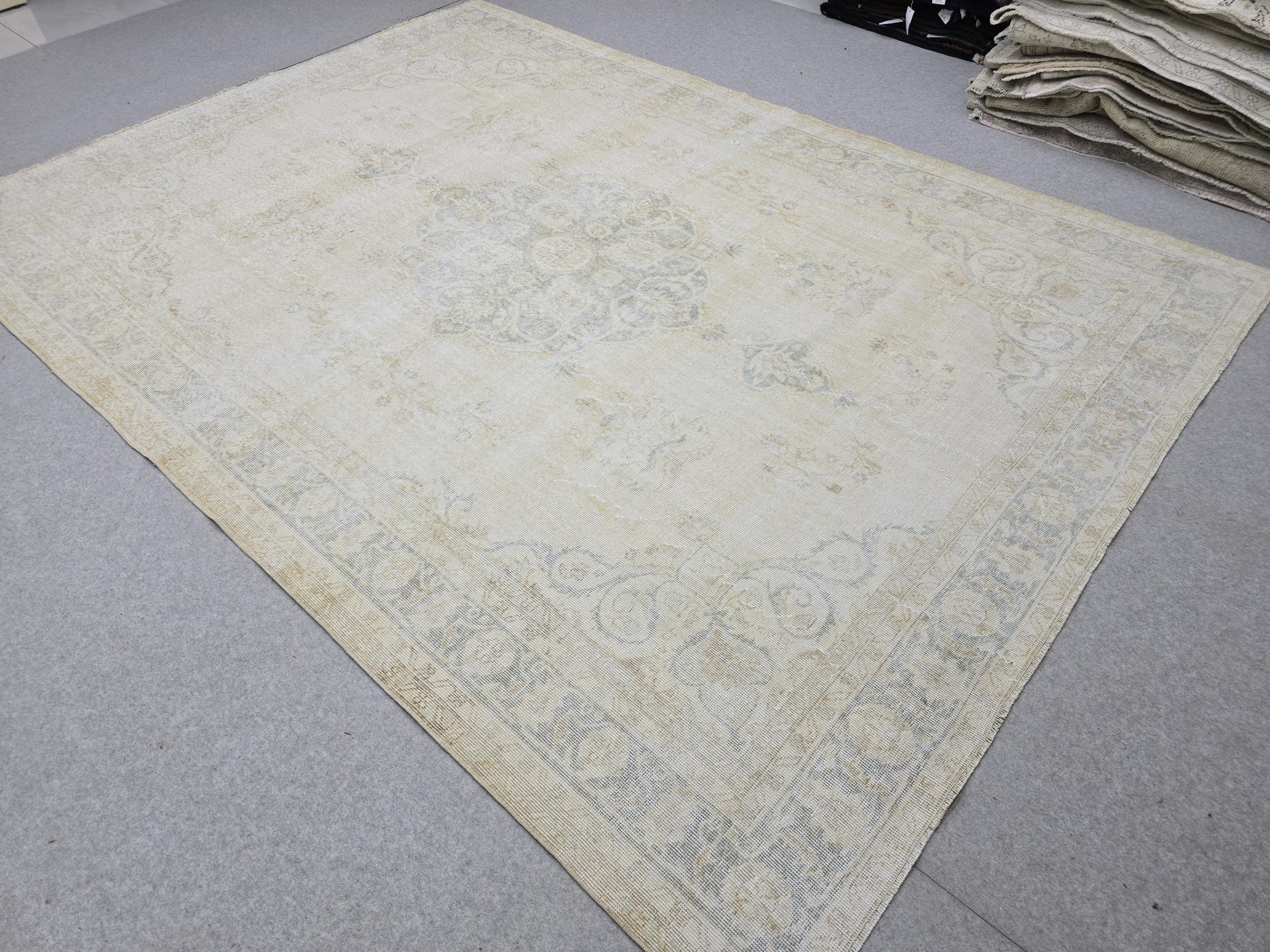 Neutral Floral Design Rug, 7.55 x 10.65 feet, HandWoven Wool Rug, 8 by 11 Area Rug, Turkish Rug for Home Decor, Antique Oushak Rug, Boho Rug