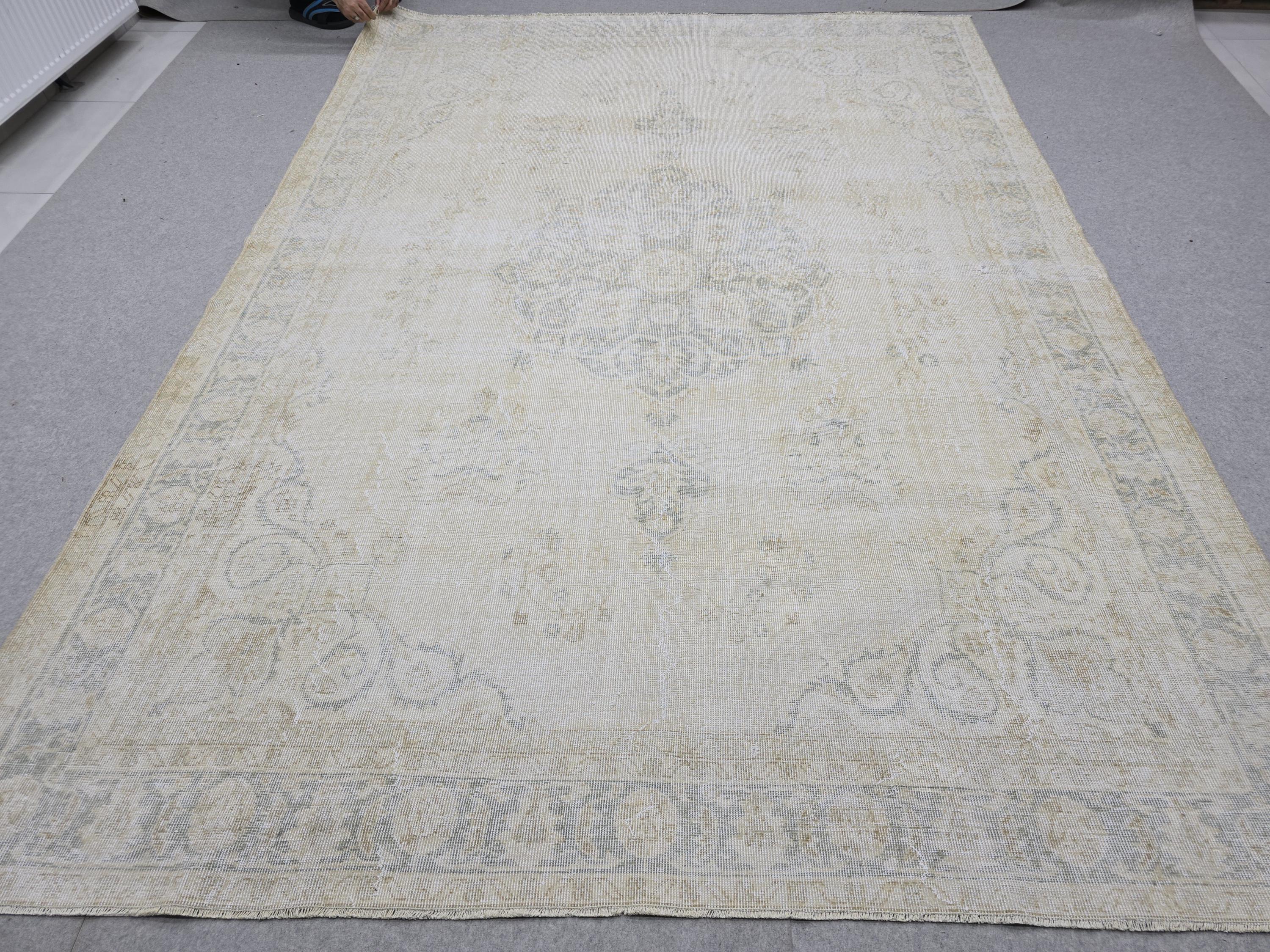 Neutral Floral Design Rug, 7.55 x 10.65 feet, HandWoven Wool Rug, 8 by 11 Area Rug, Turkish Rug for Home Decor, Antique Oushak Rug, Boho Rug
