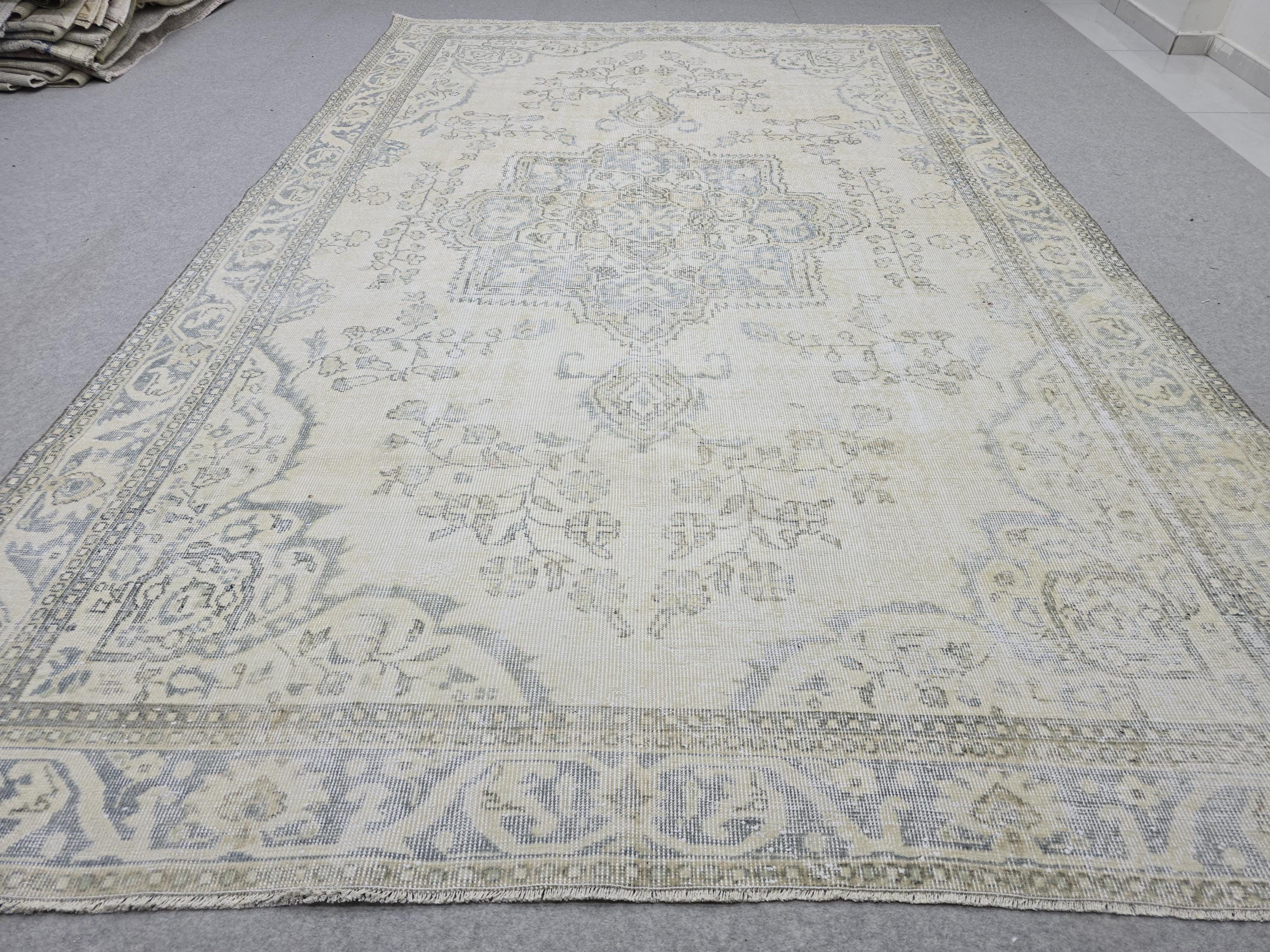 Vintage Turkish Rug 6x10, Oushak Style Isparta Rug, Muted Blue Beige Medallion Area Rug, Faded Antique Living Room Rug, Farmhouse Decor