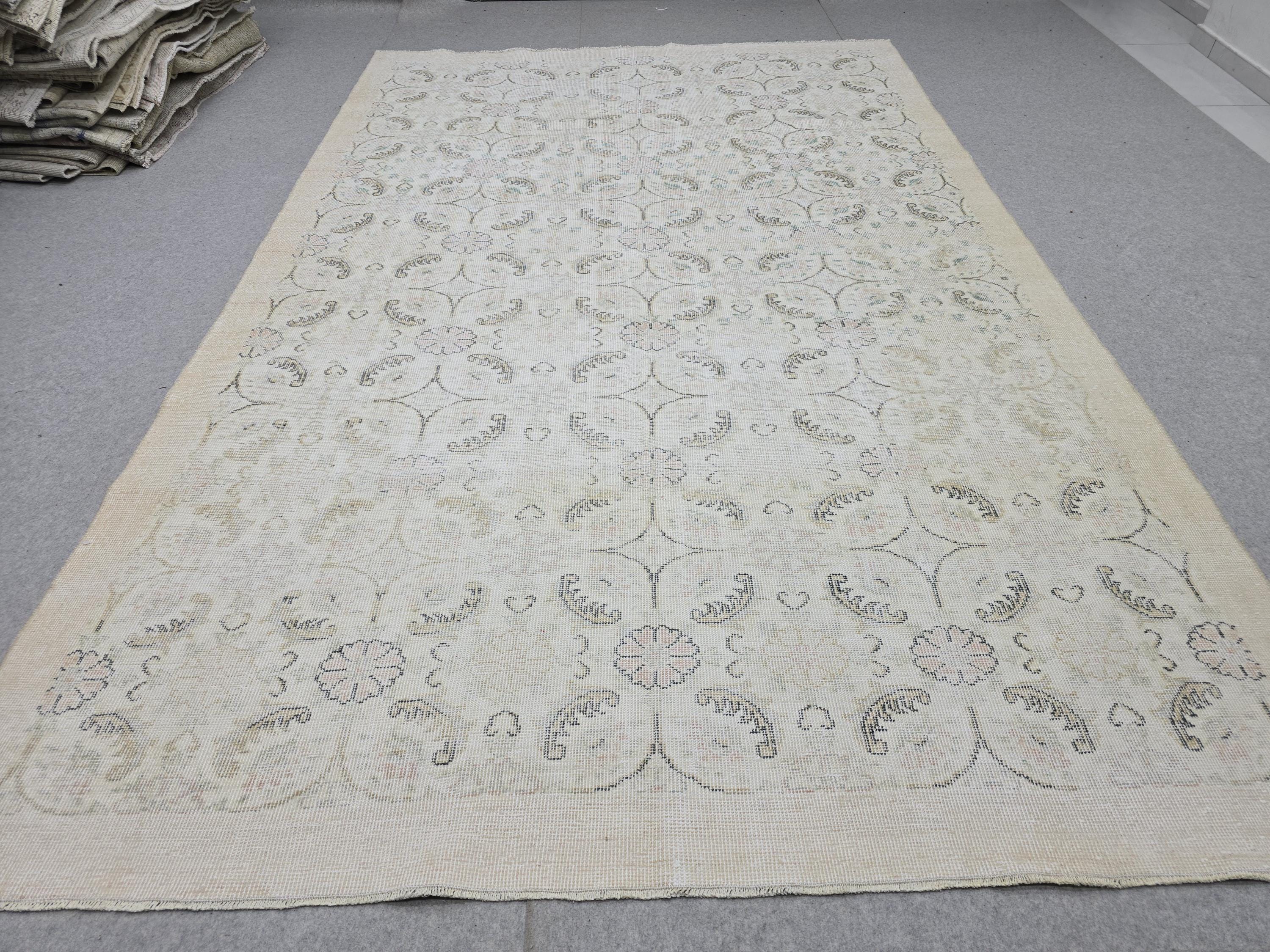 Wool Oushak Rug 6x10: Hand-Knotted  Cream Beige Vintage Turkish Rug