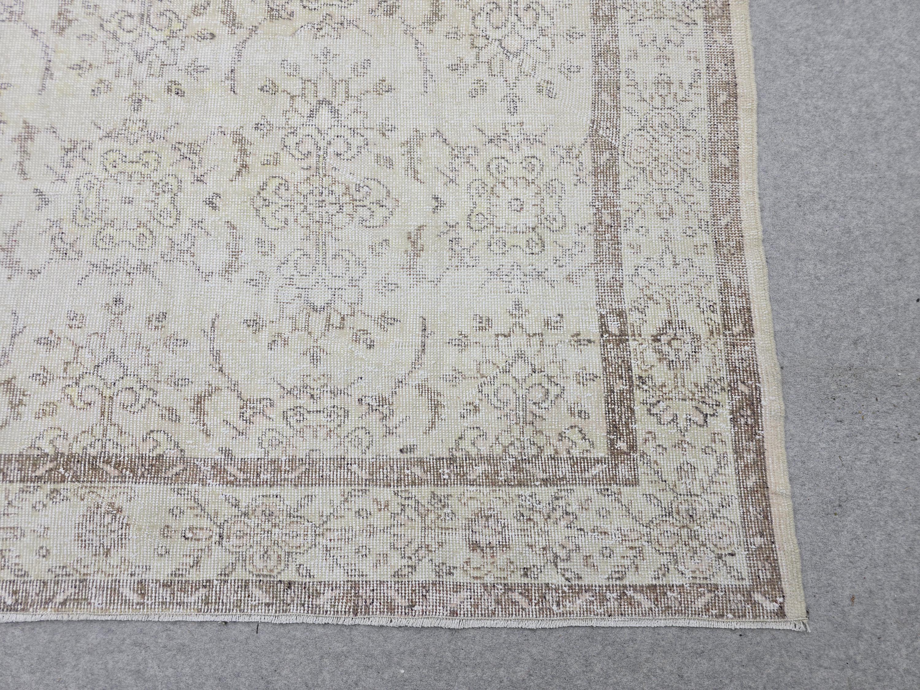 Vintage Rug 6x10, Cream Brown Floral Handknotted Wool Carpet, Muted Oushak Style Neutral Turkish Area Rug for Bedroom Scandinavian Decor