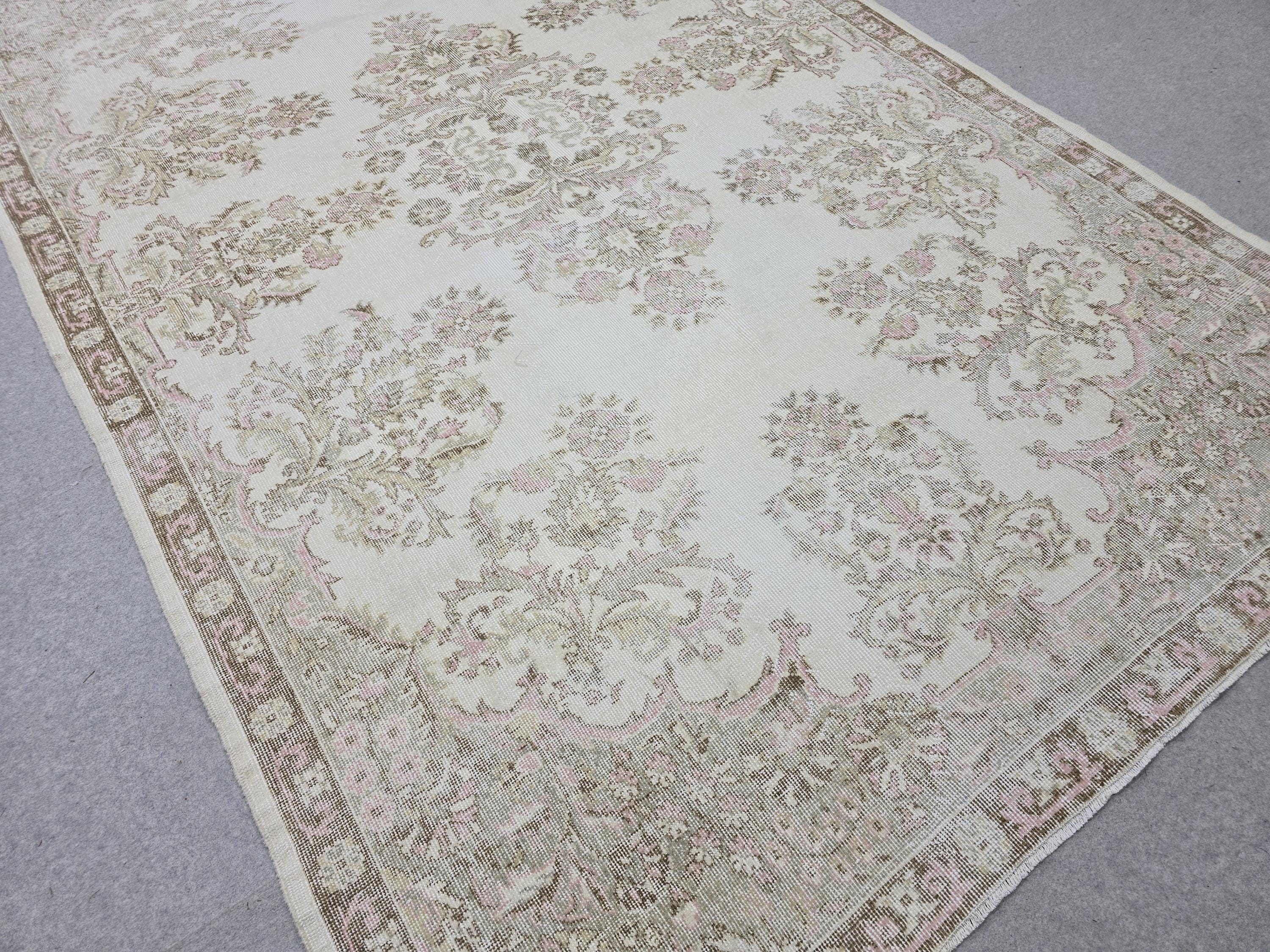 Vintage Rug 6x10, Cream Floral Hand Knotted Turkish Area Rug, Muted Pink Neutral Wool Rug, Boho Living Room Bedroom Farmhouse Decor