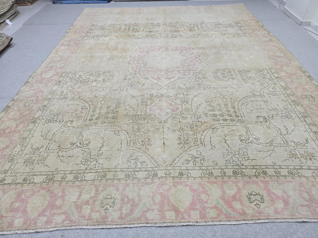 Oushak Rug 9x12 · Sun Washed Cream & Blush Faded Wool Area Rug · Hand Knotted Turkish Carpet · 283x370 cm · Quiet Luxury Decor
