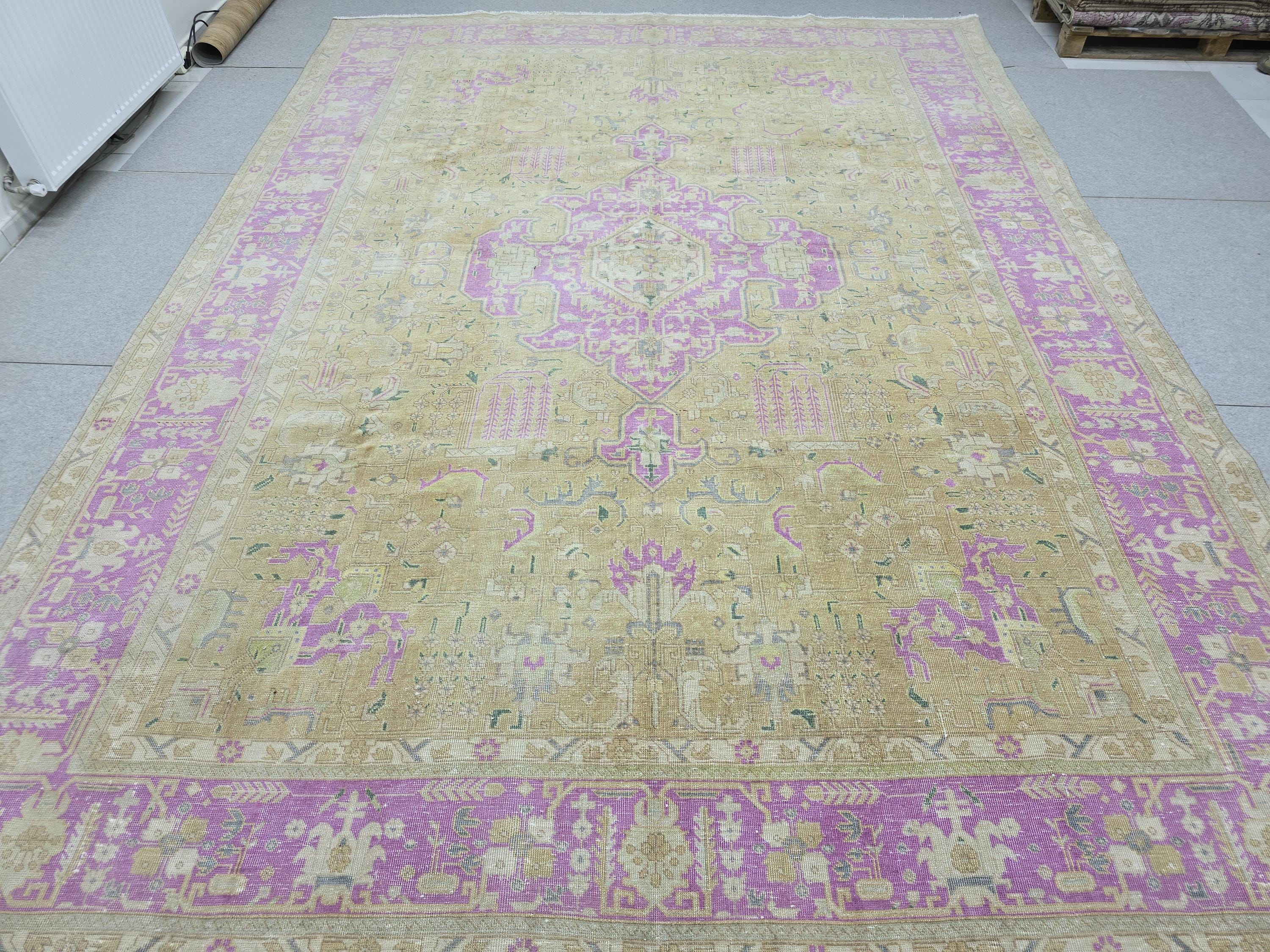 Anatolian Rug 9x13 · Vintage Gold & Magenta Medallion Wool Carpet · Hand Knotted Anatolian Area Rug · 288x393 cm  Cozy Decor